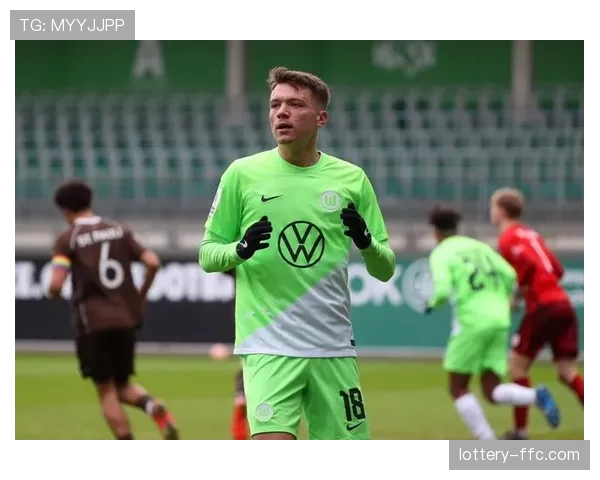 特写：时隔258天复出进球，沃尔夫斯堡前锋温德泪洒球场