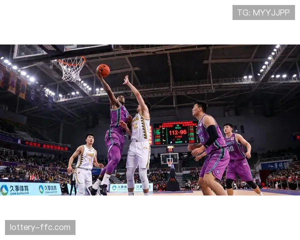 常规赛第41轮焦点战：上海久事主场迎战辽宁本钢